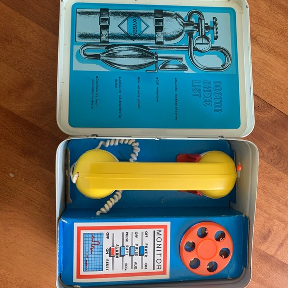 Vintage Ohio Art Unit 45 Para-Medic Toy Kit - Picture 11 of 11